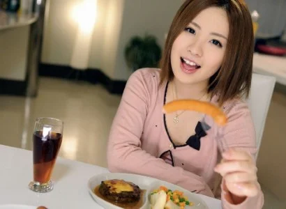 Người đàn ông sau khi ăn tối thì địt em